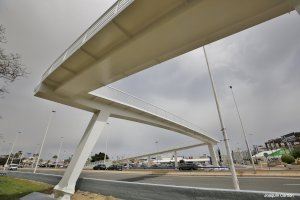 Finalizados los trabajos de conservación y mantenimiento de las pasarelas peatonales sitas en Cv-905 y Avenida de las Cortes Valencianas - (foto 6)