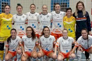 La professionalització de la lliga de futbol sala femenina impedeix a la Universitat d'Alacant competir en primera divisió La professionalització de la lliga de futbol sala femenina impedeix a la Universitat d'Alacant competir en primera divisió
