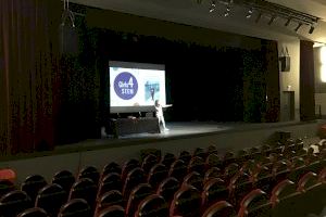 El alumnado de Secundaria del IES V.A Estellés asiste a una charla motivacional sobre las vocaciones de Ciencias - (foto 2) El alumnado de Secundaria del IES V.A Estellés asiste a una charla motivacional sobre las vocaciones de Ciencias - (foto 2)