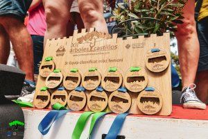 Club Castell de Serra, en absoluta femenina, y Edeta masculí, en absoluta masculina, se coronan en la Carrera de los Árboles y Castillos - (foto 2)