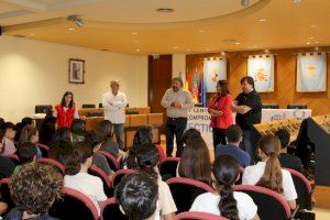 Alumnado del CEIP Josep Iturbi y Cruz Roja, detectives de los objetivos de Desarrollo Sostenible en Burriana - (foto 3)