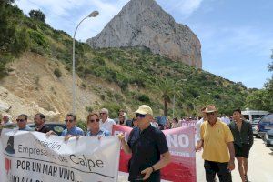 Calp se manifiesta contra la piscifactoría