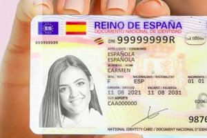Col·lapse per a renovar el DNI i el passaport en les comissaries