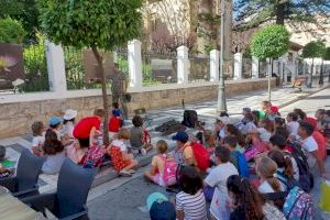 La Vila Joiosa distribuye material didáctico relacionado con la exposición “Els altres veïns” entre los centros educativos de Primaria La Vila Joiosa distribuye material didáctico relacionado con la exposición “Els altres veïns” entre los centros educativos de Primaria