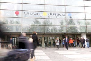 S'enfronta a 9 anys de presó després d'agredir a un home que va perdre l'ull a conseqüència dels colps a València S'enfronta a 9 anys de presó després d'agredir a un home que va perdre l'ull a conseqüència dels colps a València