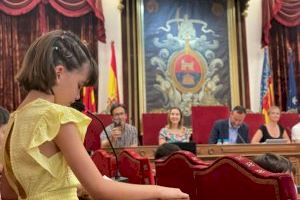El alcalde de Elche responde a las preguntas de una treintena de alumnos de tercero de Primaria del colegio Reyes Católicos El alcalde de Elche responde a las preguntas de una treintena de alumnos de tercero de Primaria del colegio Reyes Católicos