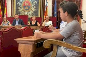 El alcalde de Elche responde a las preguntas de una treintena de alumnos de tercero de Primaria del colegio Reyes Católicos - (foto 2) El alcalde de Elche responde a las preguntas de una treintena de alumnos de tercero de Primaria del colegio Reyes Católicos - (foto 2)
