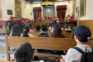 El alcalde de Elche responde a las preguntas de una treintena de alumnos de tercero de Primaria del colegio Reyes Católicos - (foto 6) El alcalde de Elche responde a las preguntas de una treintena de alumnos de tercero de Primaria del colegio Reyes Católicos - (foto 6)