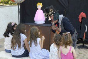 Paiporta estrena su festival de arte en la calle con una gran acogida por parte de la población de la localidad - (foto 3) Paiporta estrena su festival de arte en la calle con una gran acogida por parte de la población de la localidad - (foto 3)