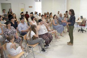 30 persones es trauen el graduat en Educació Secundària al Centre de Formació de Persones Adultes de Paiporta