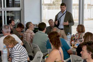 El director general Jaime Peris visita Gandia dentro de la campaña ‘L’oportunitat està ací’ en un acto con José Manuel Prieto - (foto 2)
