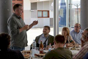 El director general Jaime Peris visita Gandia dentro de la campaña ‘L’oportunitat està ací’ en un acto con José Manuel Prieto - (foto 4)