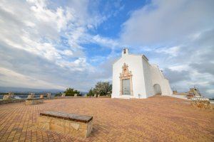 L'Ajuntament d'Alcalà-Alcossebre reprèn les visites guiades gratuïtes al castell de Xivert i ermita de Santa Llúcia L'Ajuntament d'Alcalà-Alcossebre reprèn les visites guiades gratuïtes al castell de Xivert i ermita de Santa Llúcia