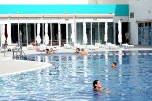 2.400 entradas gratuitas para celebrar la reapertura de la piscina municipal de Benetússer 2.400 entradas gratuitas para celebrar la reapertura de la piscina municipal de Benetússer