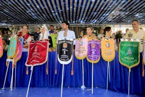 Barcala se suma al júbilo de la hoguera Florida-Portazgo que recoge 22 banderines durante la Entrega de Premios Barcala se suma al júbilo de la hoguera Florida-Portazgo que recoge 22 banderines durante la Entrega de Premios