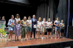 Alberic recull els Premis Literaris Escolars Rafael Giner amb la publicació d’Albericontes - (foto 2)