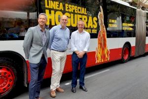 Cerca de 14.000 alicantinos y visitantes recorrieron las Hogueras Especiales en autobús, un 55% más que en 2019