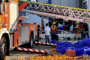 Muere un trabajador sepultado en el derrumbe de un almacén de naranjas de la Pobla de Farnals