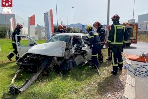 Un atrapat i tres ferits en un accident de trànsit a Onda Un atrapat i tres ferits en un accident de trànsit a Onda