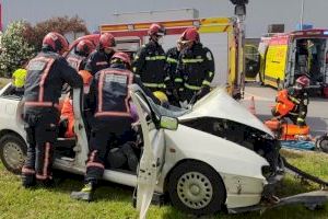 Un atrapat i tres ferits en un accident de trànsit a Onda - (foto 2) Un atrapat i tres ferits en un accident de trànsit a Onda - (foto 2)