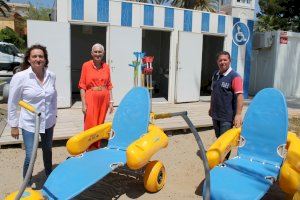 Benicàssim inicia el servei de bany adaptat a Heliòpolis i Almadrava - (foto 2)