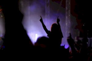 Melendi y Coque Malla llenan con 16.000 espectadores la segunda jornada del Mar de Sons - (foto 4)