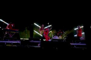 Melendi y Coque Malla llenan con 16.000 espectadores la segunda jornada del Mar de Sons - (foto 7)