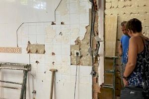 El Ayuntamiento de Benifaió inicia la reforma de los aseos de la cafetería del Hogar de Jubilados