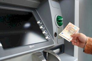 Nuevo límite al dinero en efectivo: no se podrán sacar más de 3.000 euros del cajero