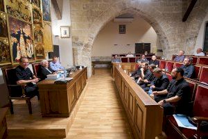 El cardenal Cañizares entrega los nombramientos a los nuevos sacerdotes ordenados en junio