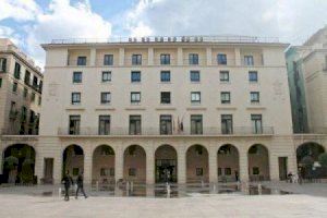 Piden 14 años de cárcel para un hombre acusado de abusar de la hija menor de su pareja en Alicante Piden 14 años de cárcel para un hombre acusado de abusar de la hija menor de su pareja en Alicante