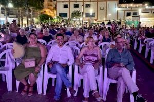El concierto de la Colla Larraix se convierte en un aplaudido homenaje a las grandes figuras que pasaron por la sala de fiestas “Gallo Rojo” El concierto de la Colla Larraix se convierte en un aplaudido homenaje a las grandes figuras que pasaron por la sala de fiestas “Gallo Rojo”