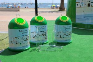 Més d'un centenar de locals hostalers de Xàbia se sumen a una campanya per a fomentar el reciclatge dels envasos de vidre Més d'un centenar de locals hostalers de Xàbia se sumen a una campanya per a fomentar el reciclatge dels envasos de vidre