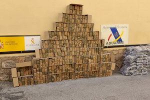 Localizan 839 kilos de hachís en el Puerto de Sagunto con destino a África - (foto 3) Localizan 839 kilos de hachís en el Puerto de Sagunto con destino a África - (foto 3)