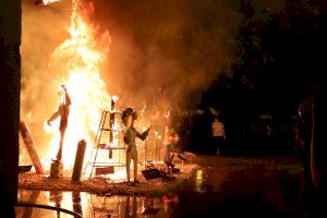 La Cremà de Sant Vicente del Raspeig ilumina el final de las Fogueres de Sant Vicent - (foto 3)
