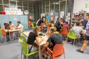 La Casa de la Juventud de Paterna celebra Joves a la nit con juegos, talleres y la actuación de un DJ