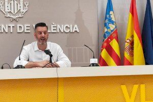 La Batalla de Flores culmina la Gran Fira de València amb més 5.000 assistents - (foto 2)