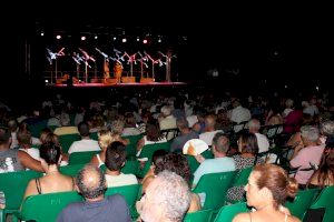 Más de 700 personas disfrutaron de un espectáculo músico-teatral que les hace retroceder 2.050 años