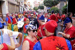El alcalde valora las fiestas de Moros y Cristianos como "las mejores en muchas décadas" en el almuerzo festero en la sede de la asociación El alcalde valora las fiestas de Moros y Cristianos como "las mejores en muchas décadas" en el almuerzo festero en la sede de la asociación