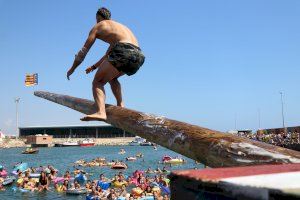 El Port de Sagunt tancarà dilluns que ve les seues festes patronals amb la Travessia Nadant i les tradicionals cucanyes El Port de Sagunt tancarà dilluns que ve les seues festes patronals amb la Travessia Nadant i les tradicionals cucanyes