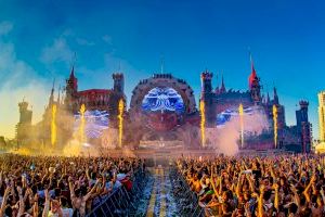 Cullera decreta dos días de luto oficial por el fallecimiento de un joven en el festival Medusa Cullera decreta dos días de luto oficial por el fallecimiento de un joven en el festival Medusa