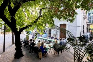 Gandia posa en marxa la mesura pionera del ‘Xec escolar-cultural’ amb una ajuda de 30 euros a cada alumne de Primària i ESO - (foto 3) Gandia posa en marxa la mesura pionera del ‘Xec escolar-cultural’ amb una ajuda de 30 euros a cada alumne de Primària i ESO - (foto 3)