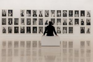 Últimos días para visitar las exposiciones de Anna Boghiguian y Zanele Muholi en el IVAM