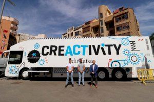 EduCaixa porta a Sagunt l'espai interactiu Creactivity, que fomenta el disseny i la creativitat entre escolars