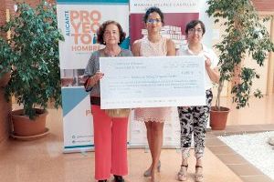 La UA y la Fundación Manuel Peláez entregan 4.680 euros a la Fundación Noray Proyecto Hombre La UA y la Fundación Manuel Peláez entregan 4.680 euros a la Fundación Noray Proyecto Hombre