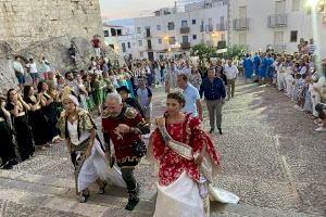 La Asociación Cultural de Moros i Cristians de Peñíscola celebra la misa de presentación de Estandartes