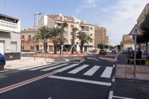 Abierta la nueva rotonda de Alcàsser que pacificará el tráfico por el casco urbano - (foto 2) Abierta la nueva rotonda de Alcàsser que pacificará el tráfico por el casco urbano - (foto 2)