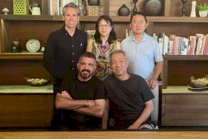 El Valencia CF marca su estrategia con Peter Lim desde Singapur