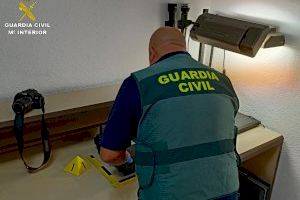Roba una oficina bancaria de Sax armado con un cuchillo