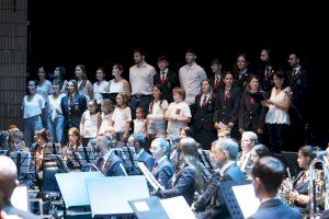 Un concierto diferente e inolvidable para celebrar los 25 años de la Banda de Música Campanar. - (foto 6)